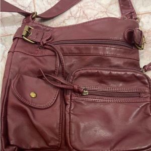 Scarleton crossbody purse red in great condition 8 pockets all together